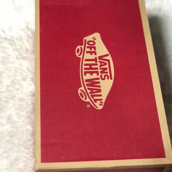 red vans - Picture 2 of 5